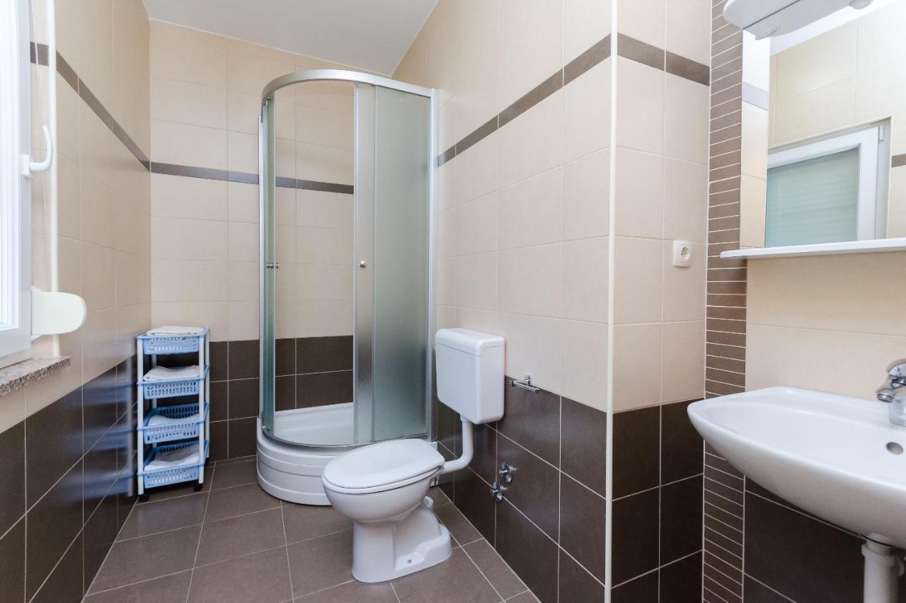 Apartments Ruza A โลปาร์ ภายนอก รูปภาพ